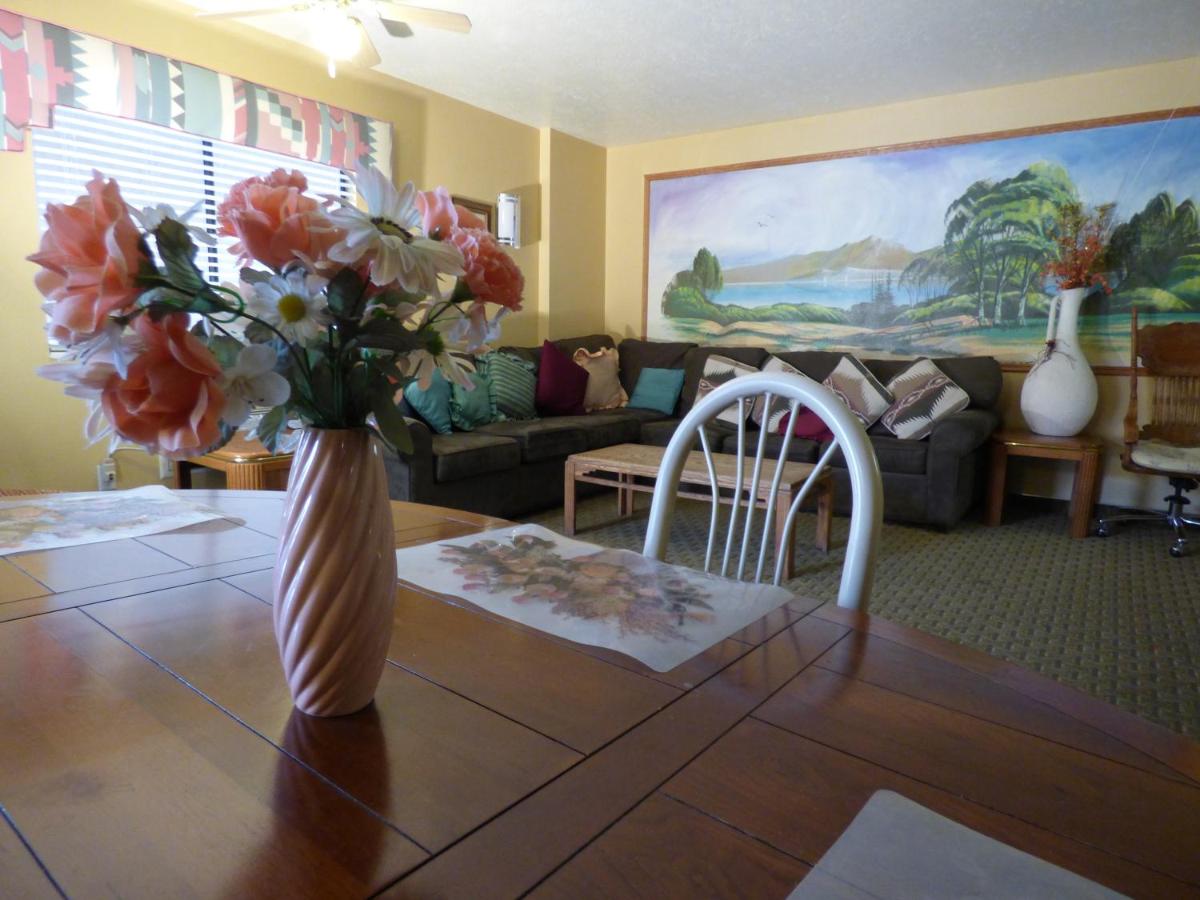 | Coronada Inn & Suites