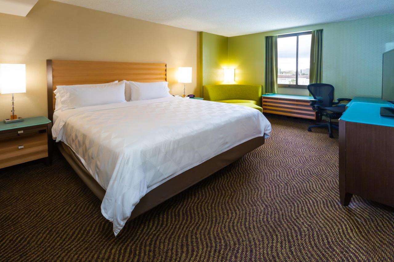 Room Selected at Check-In at Holiday Inn San Jose - Silicon Valley, an IHG Hotel