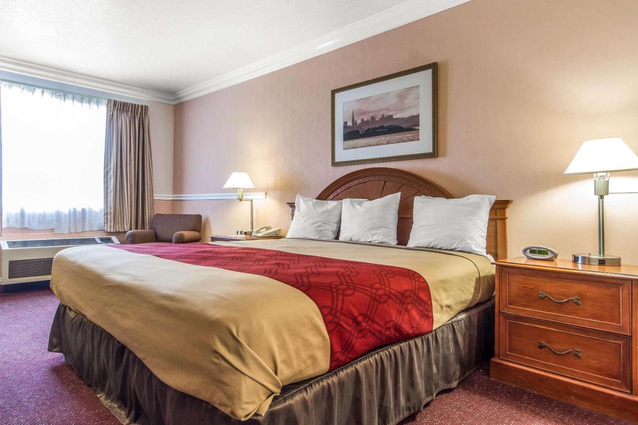  | Econo Lodge Castro Valley I-580