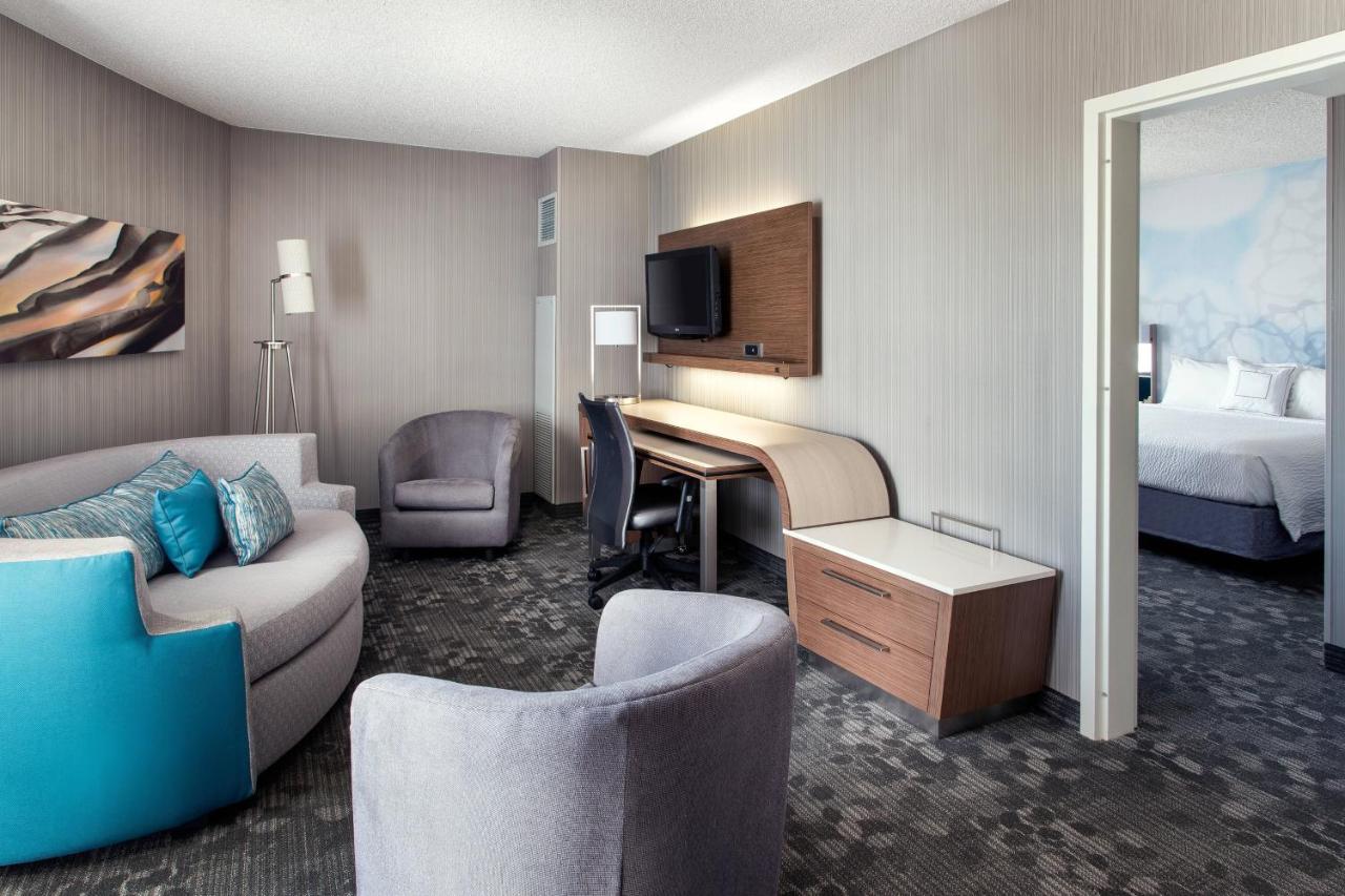 Hearing Accessible One Bedroom Suite King at Sonesta Emeryville - San Francisco Bay Bridge