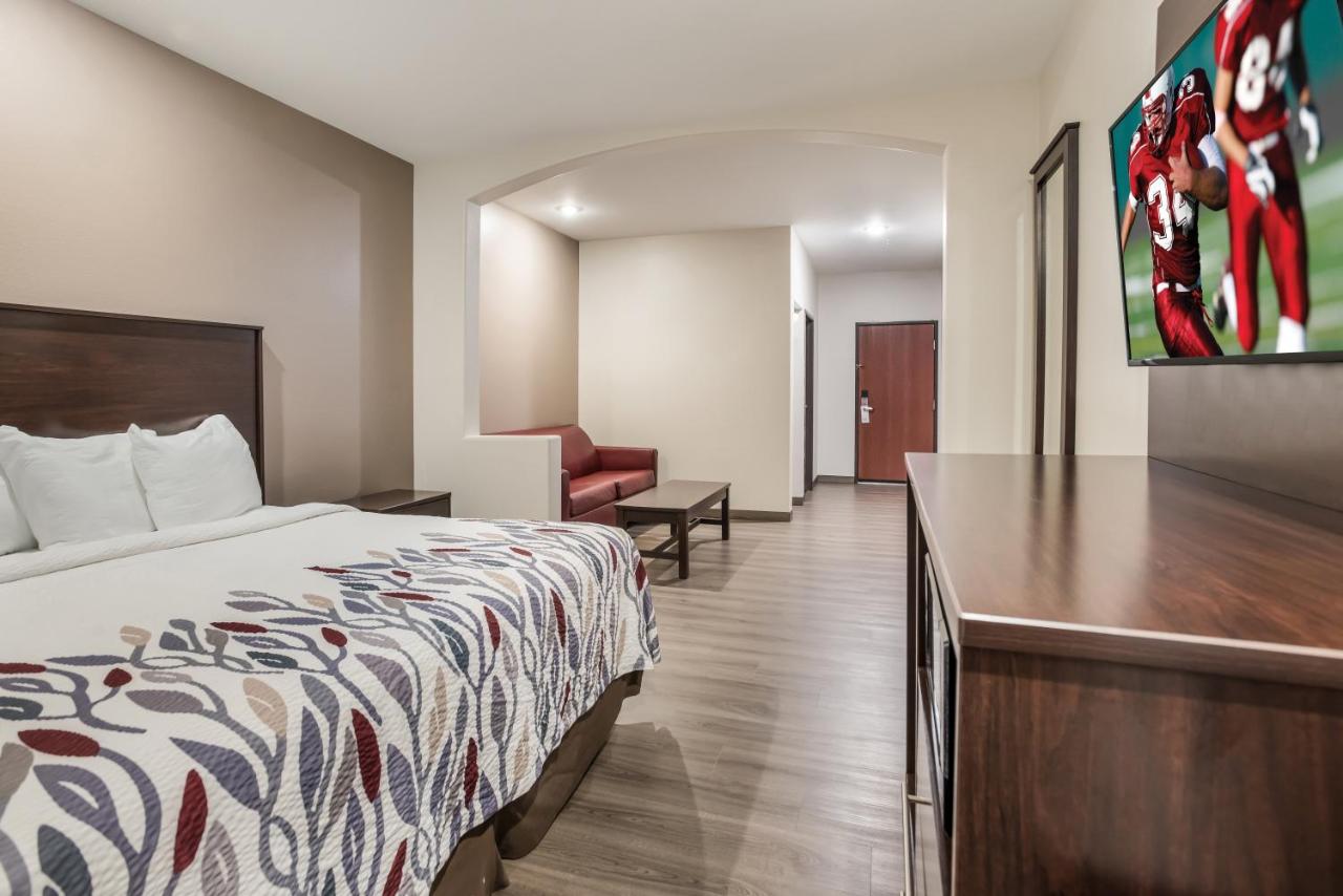 King Suite with Sofa Bed - Non-Smoking at Red Roof Inn & Suites Lake Charles