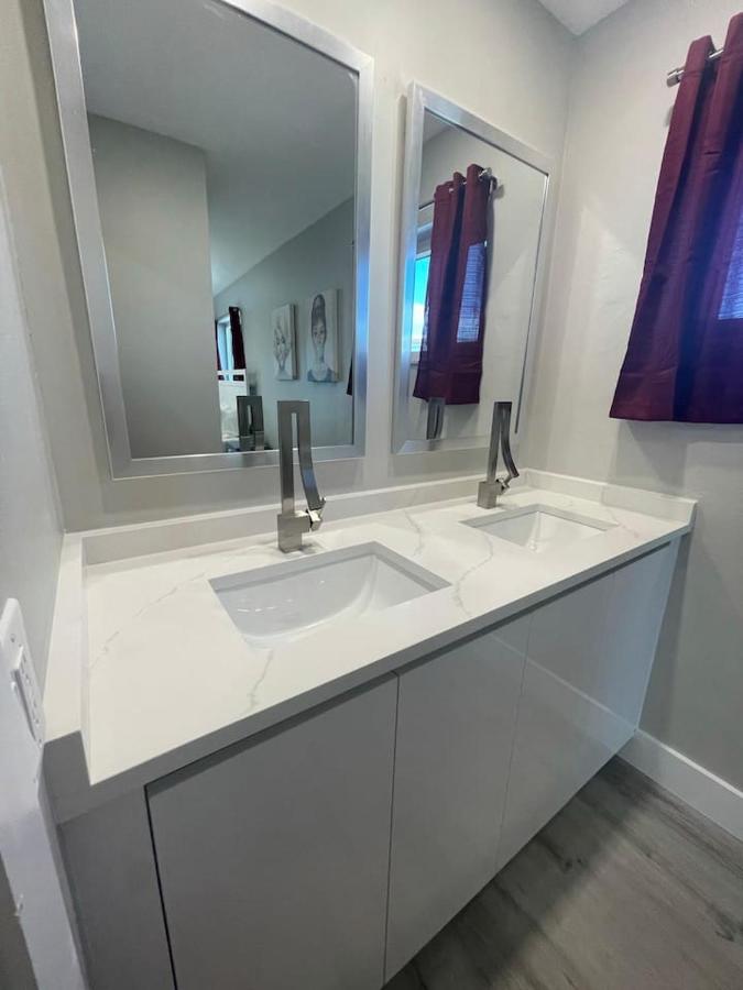 Deluxe King Studio at The Tel Hollywood Beach