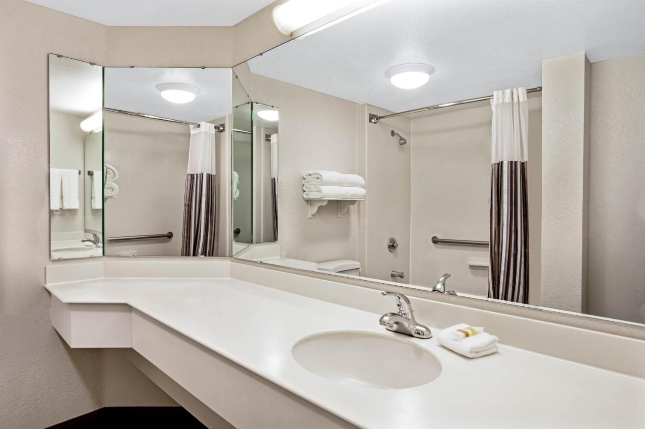 One-Bedroom King Suite - Non-Smoking at La Quinta by Wyndham Charleston Riverview