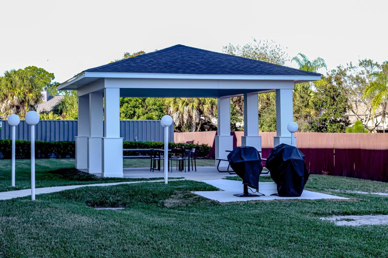 | Candlewood Suites Melbourne-Viera, an IHG Hotel