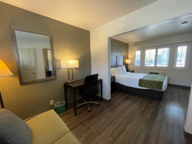 | Hi View Inn & Suites