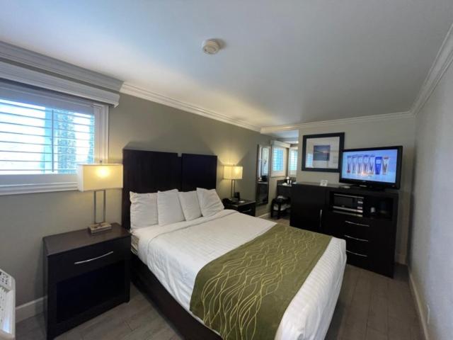 | Hi View Inn & Suites