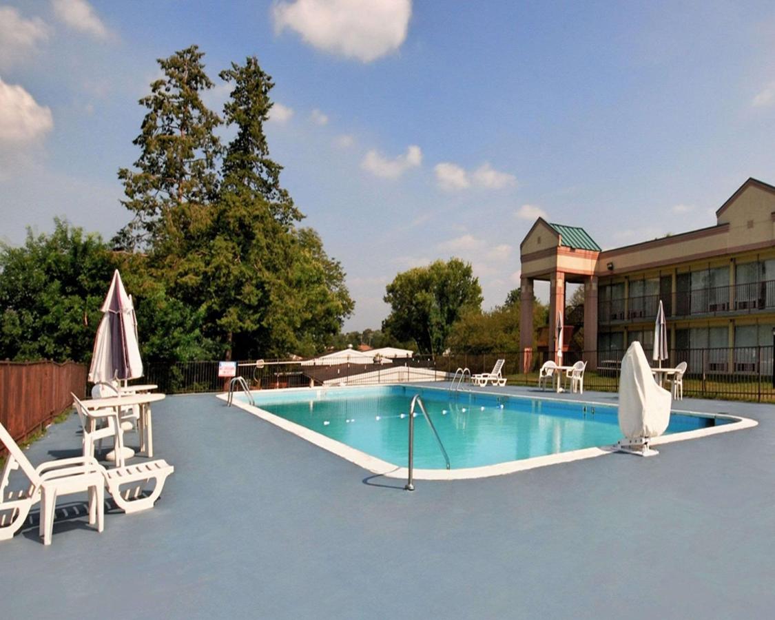 | Quality Inn & Suites York