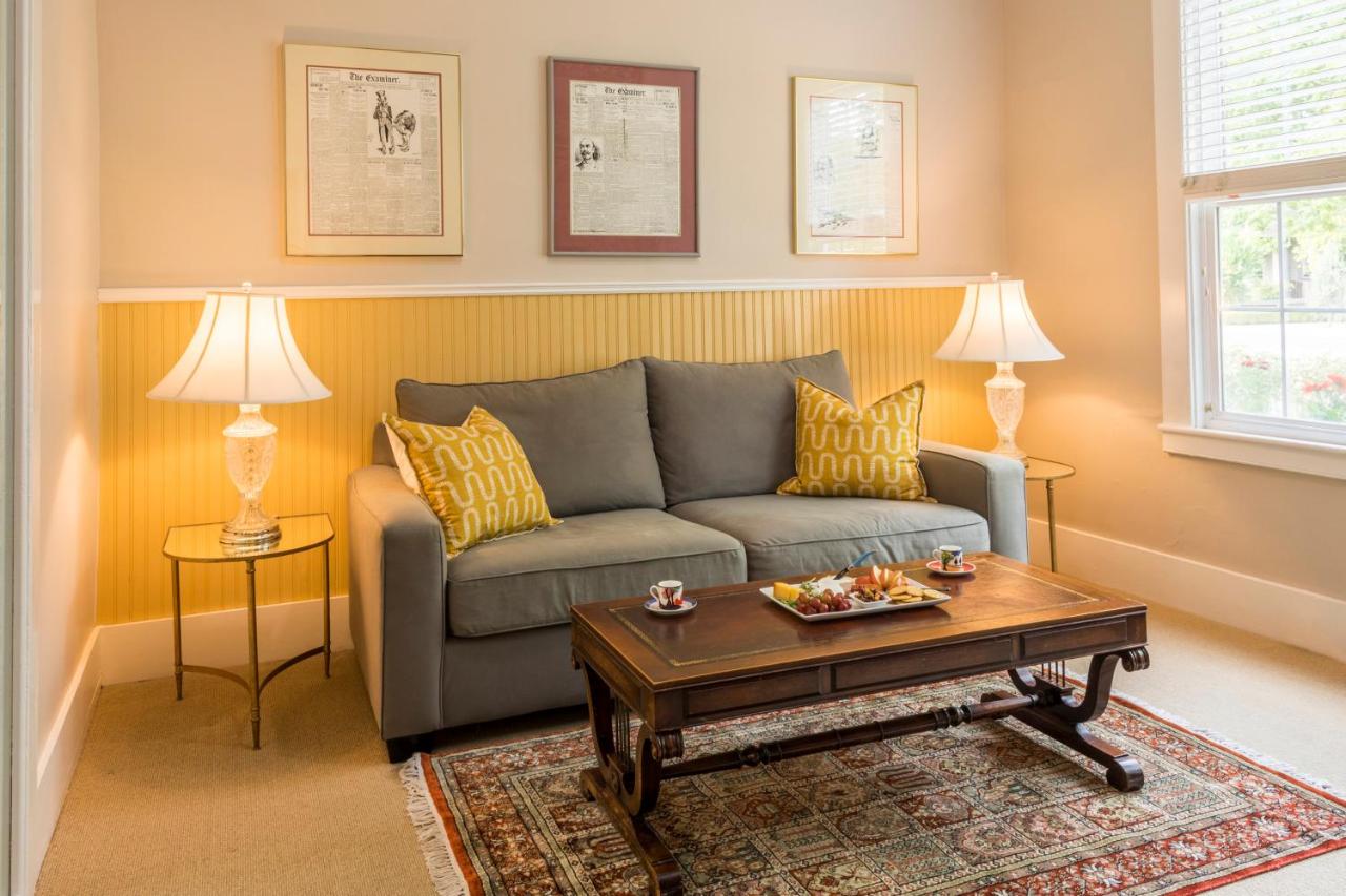 | Inn St Helena