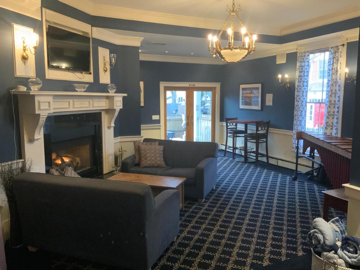 | Brasswood Inn