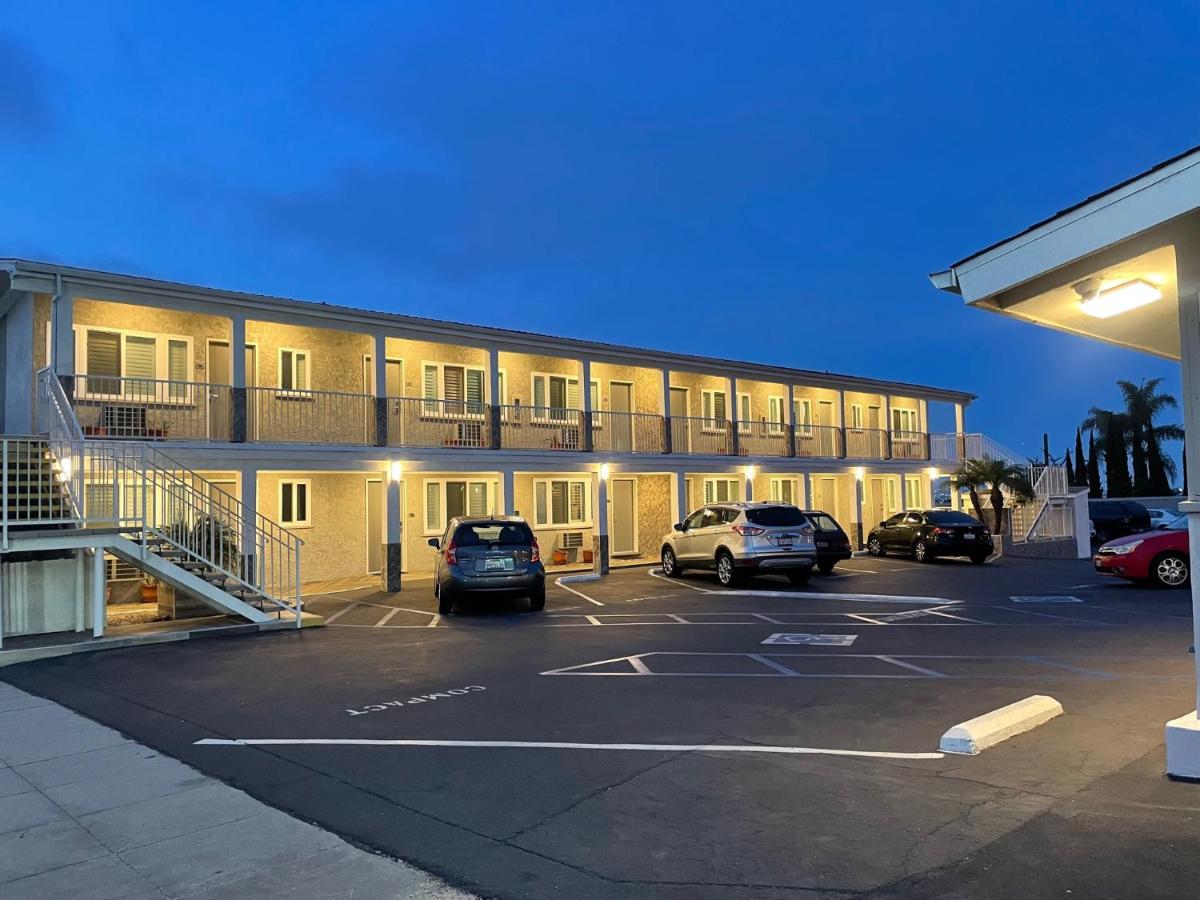 | Hi View Inn & Suites