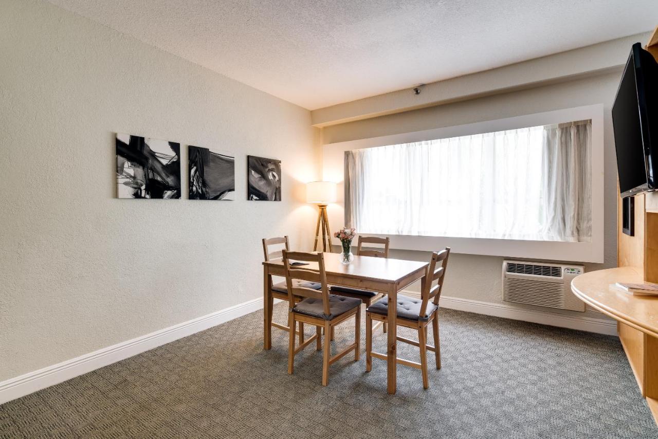Studio Double with Two Double Beds at Crest Hotel Suites