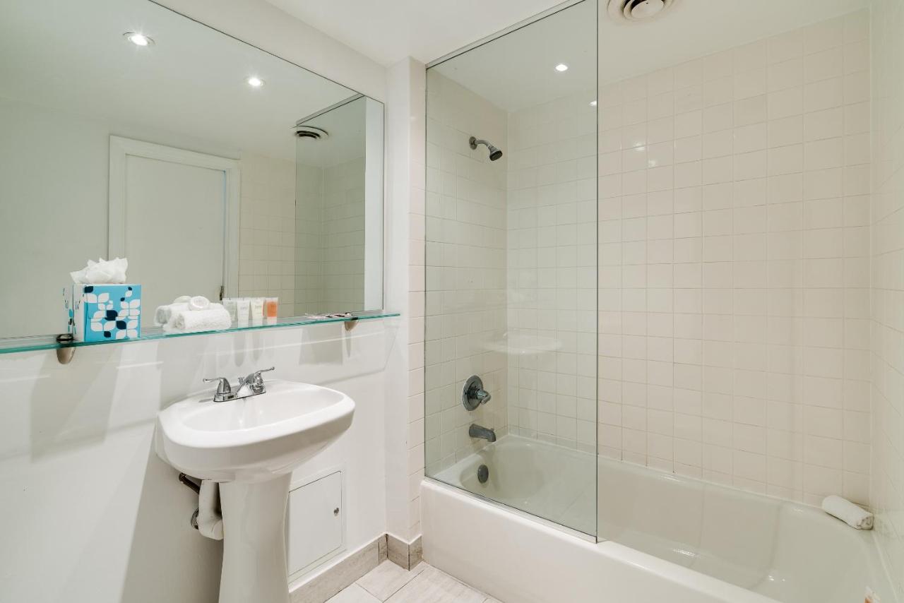 One-Bedroom Suite at Crest Hotel Suites