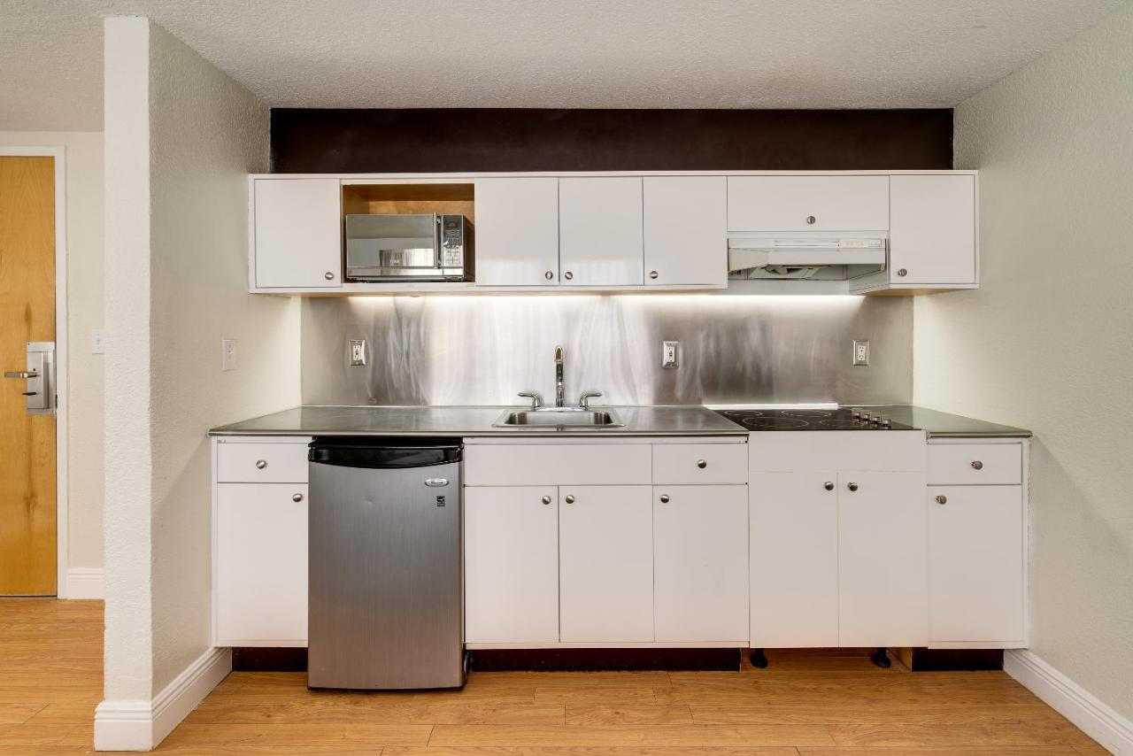 One-Bedroom Suite at Crest Hotel Suites