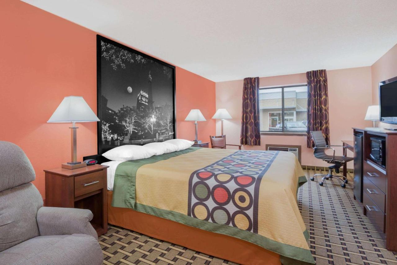 King Suite - Non-Smoking at Super 8 by Wyndham Shelbyville