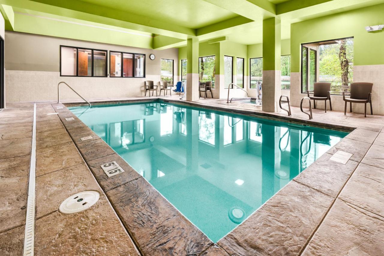 | Holiday Inn Express Portland SE - Clackamas Area, an IHG Hotel