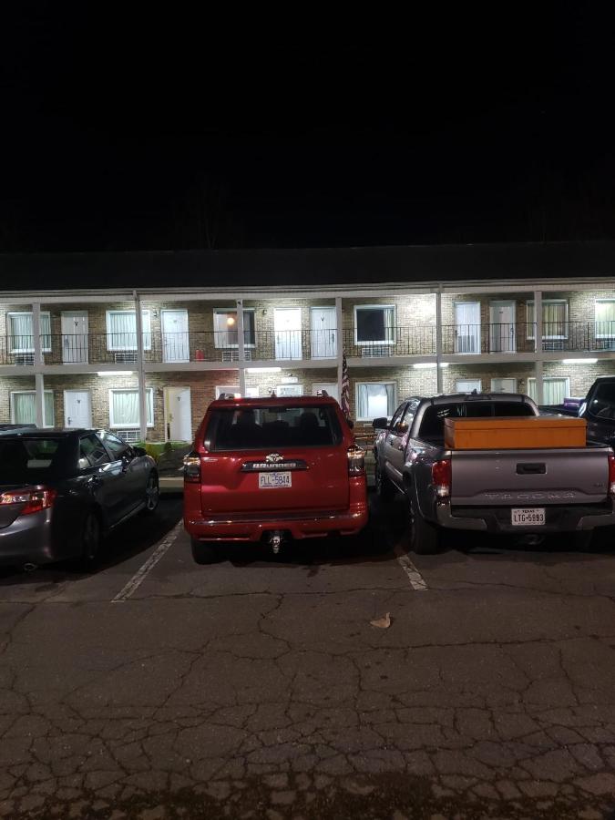  | Elk Inn Motel