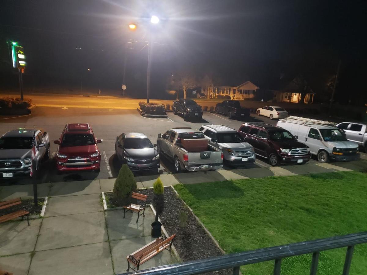 | Elk Inn Motel
