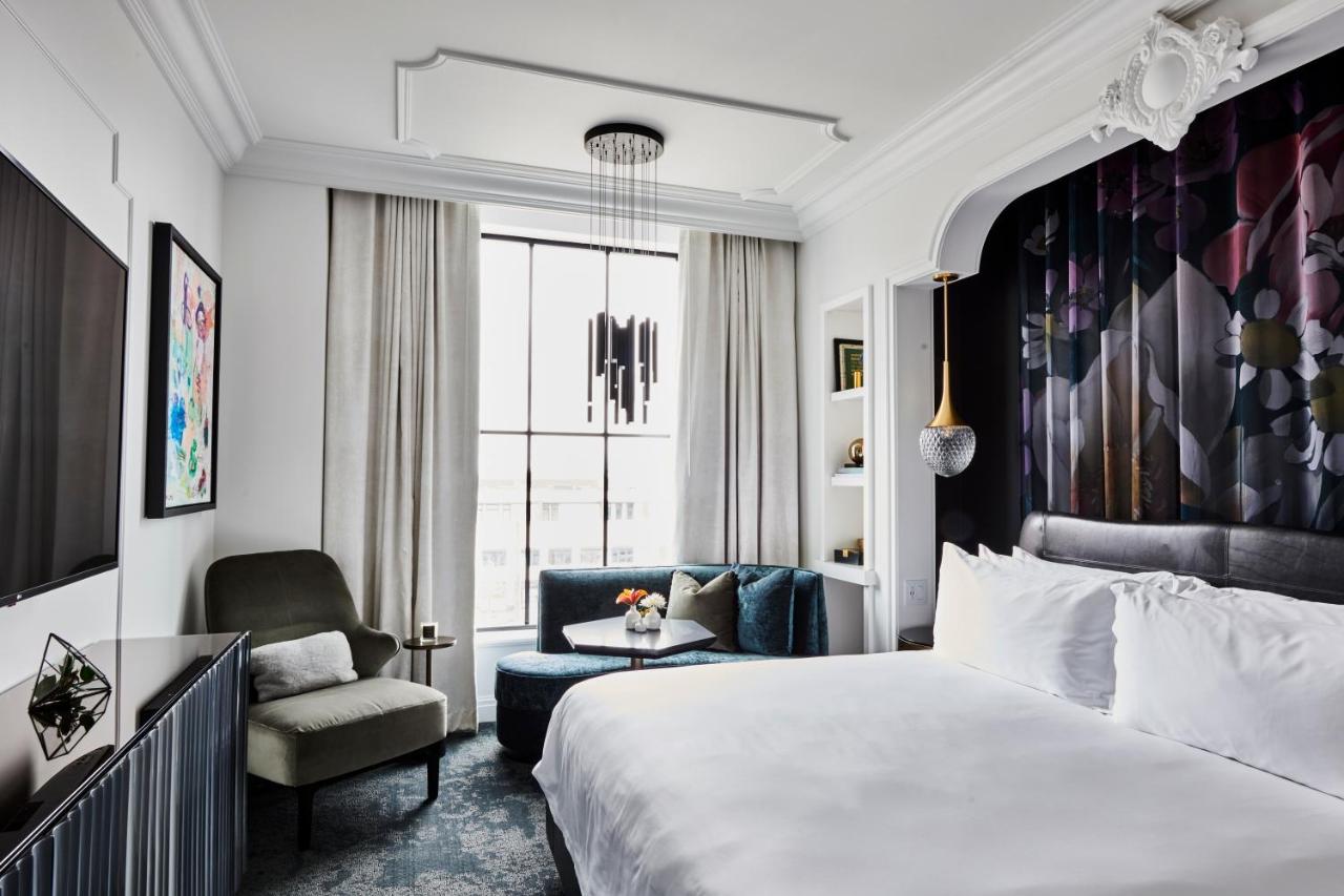Deluxe King Room at Daxton Hotel