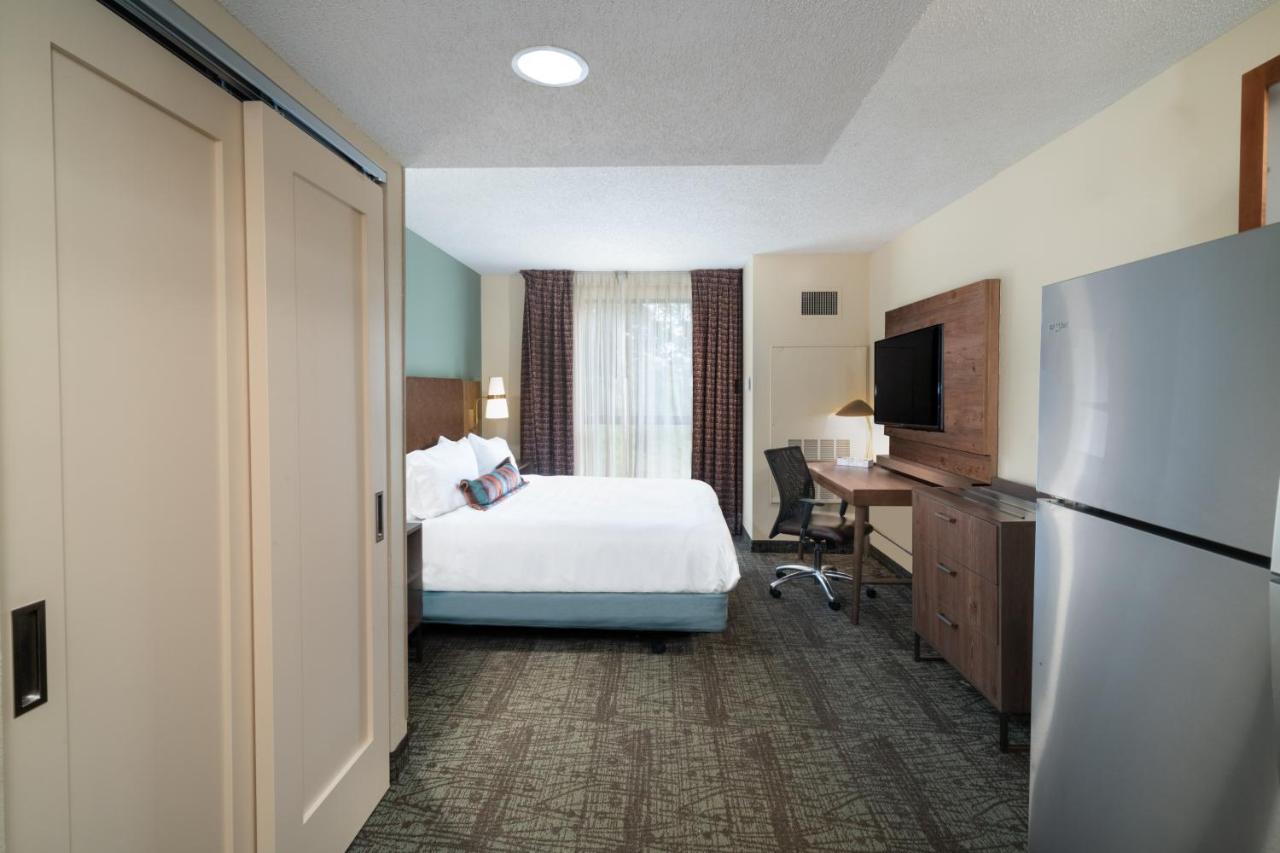 King Room - Hearing Accessible - Roll-in Shower at Staybridge Suites Memphis - Poplar Ave East by IHG