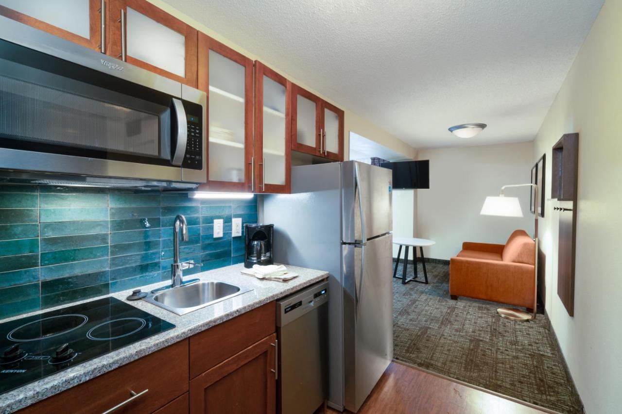 Queen Studio Suite at Staybridge Suites Memphis - Poplar Ave East by IHG