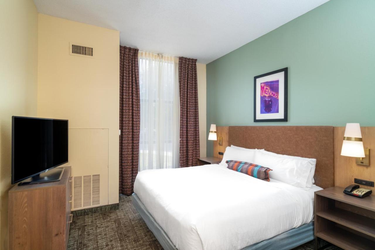 One-Bedroom King Suite - Non-Smoking at Staybridge Suites Memphis - Poplar Ave East by IHG