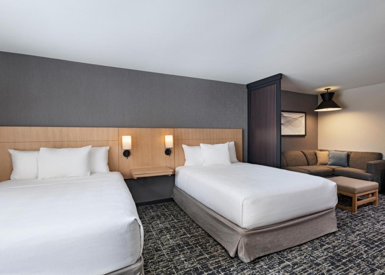 Deluxe Queen Room at Hyatt Place Austin / Lake Travis / Four Points
