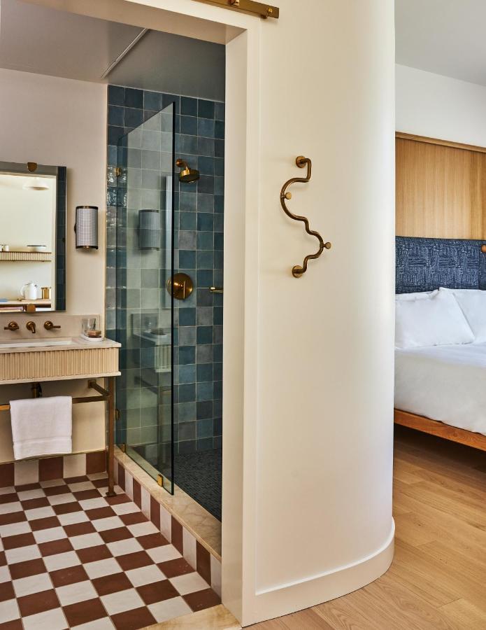 Superior King Room at Alsace LA