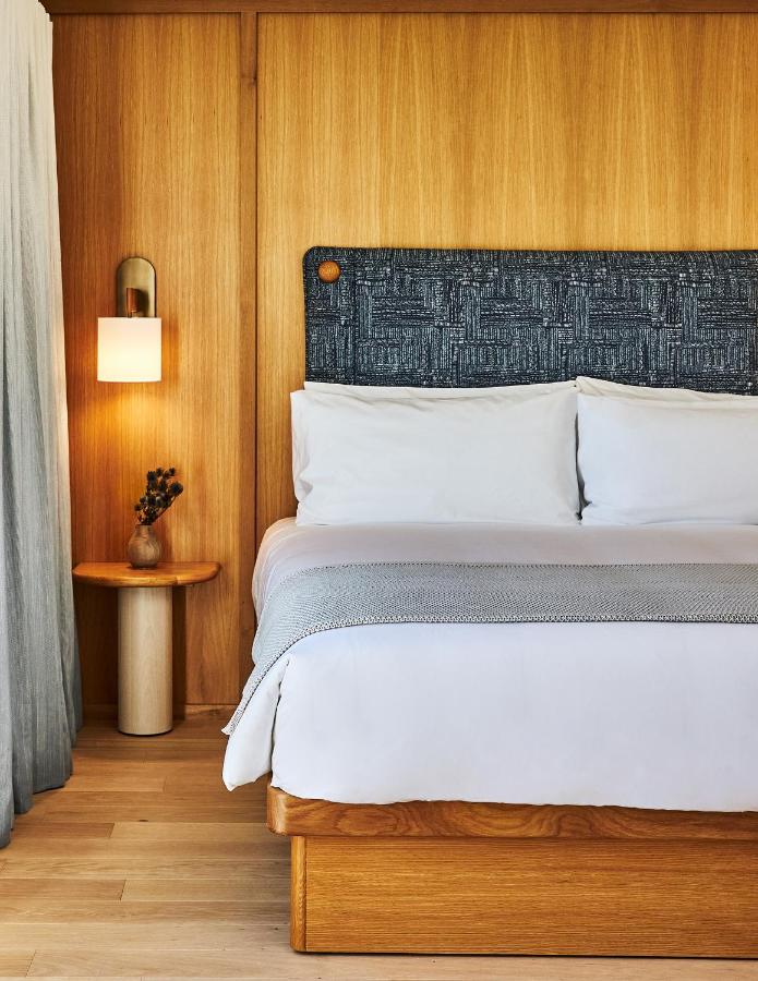 Superior King Room at Alsace LA