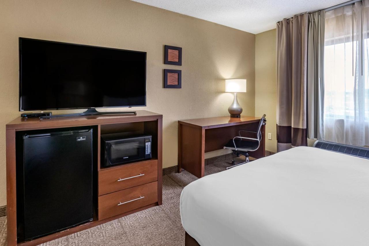 | Comfort Inn Moline - Quad Cities