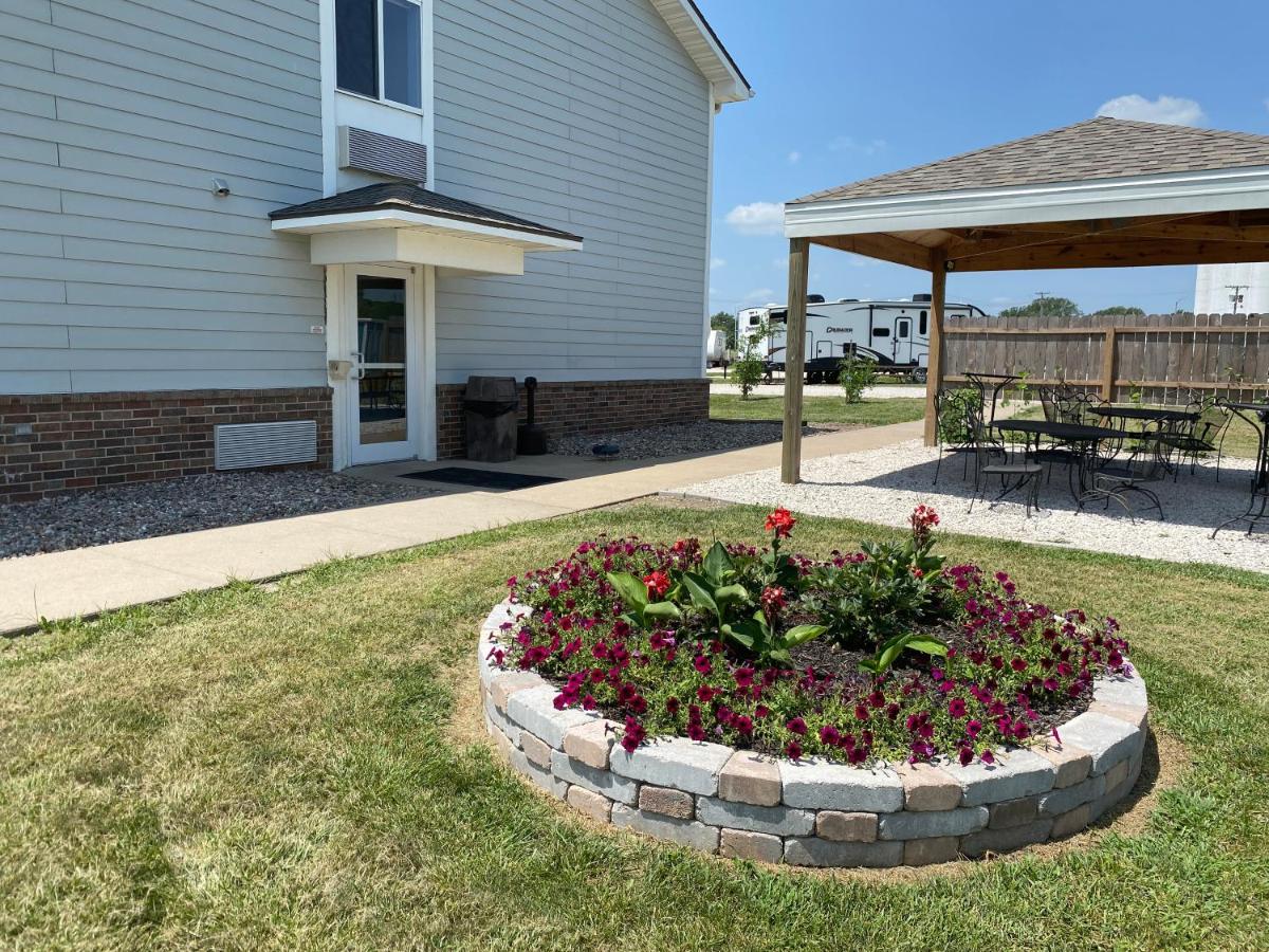 | Garnett Hotel & RV Park