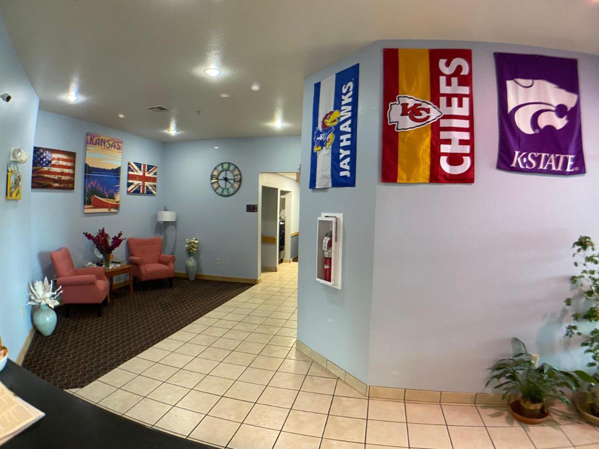 | Garnett Hotel & RV Park