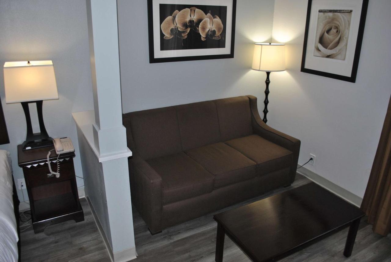 King Suite with Sofa Bed at Best Western Paramus Hotel & Suites