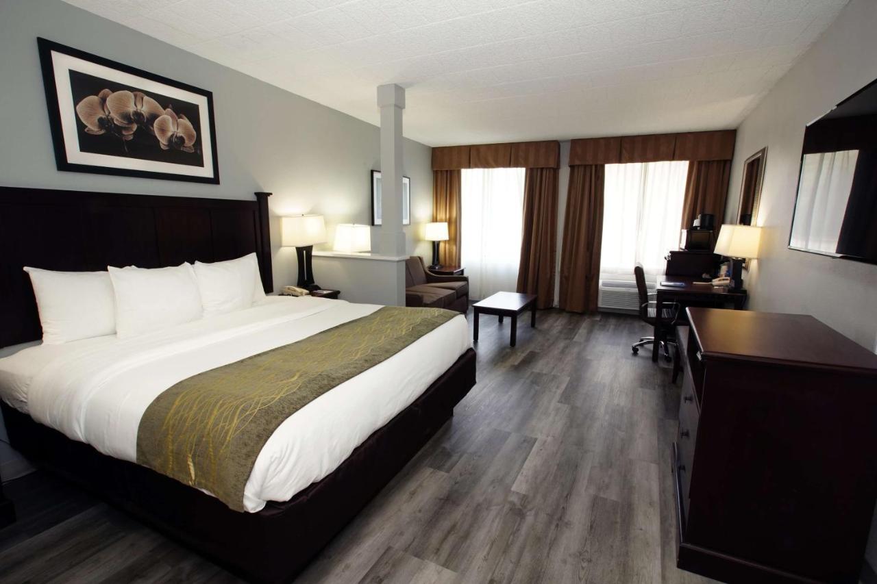 Large King Suite with Sofa Bed at Best Western Paramus Hotel & Suites