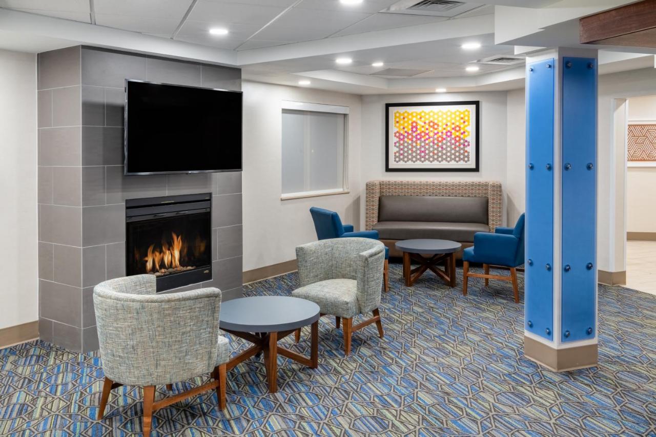 | Holiday Inn Express Colorado Springs Airport, an IHG Hotel
