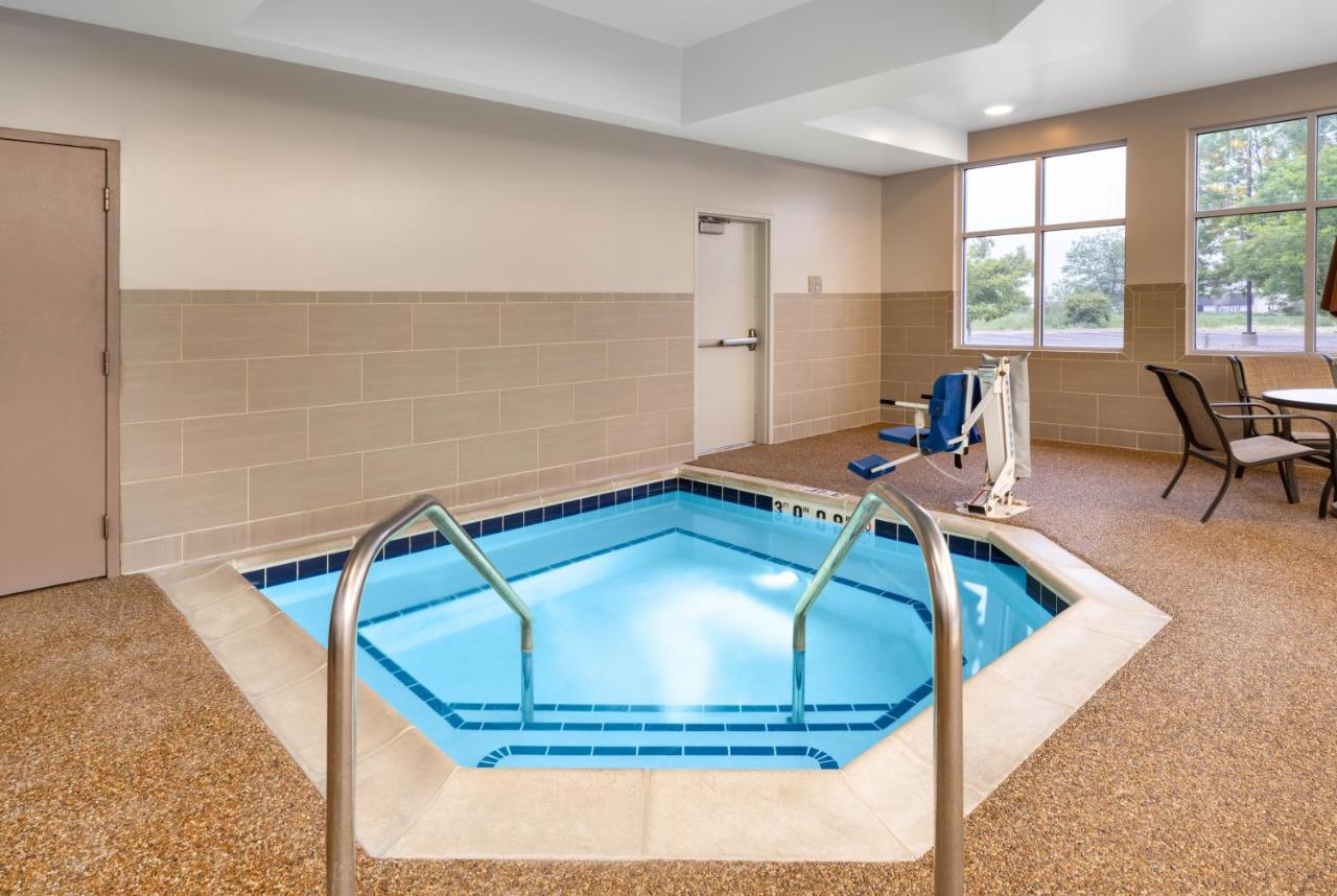 | Holiday Inn Express Colorado Springs Airport, an IHG Hotel