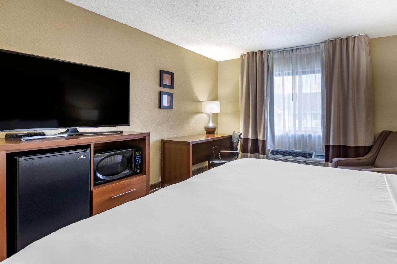 | Comfort Inn Moline - Quad Cities