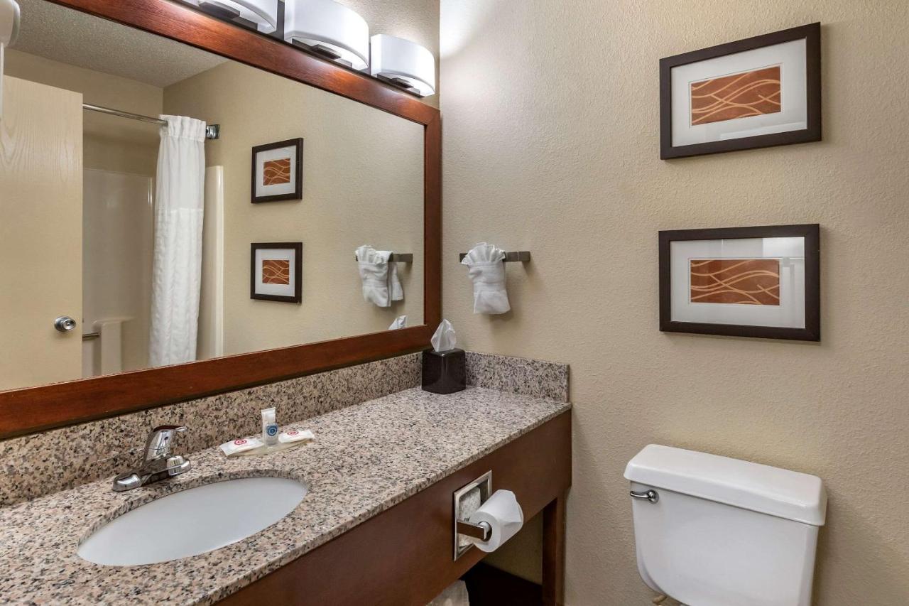 Queen Room with Two Queen Beds - Non-Smoking at Comfort Inn Moline - Quad Cities