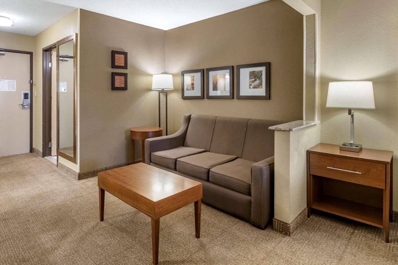 | Comfort Inn Moline - Quad Cities