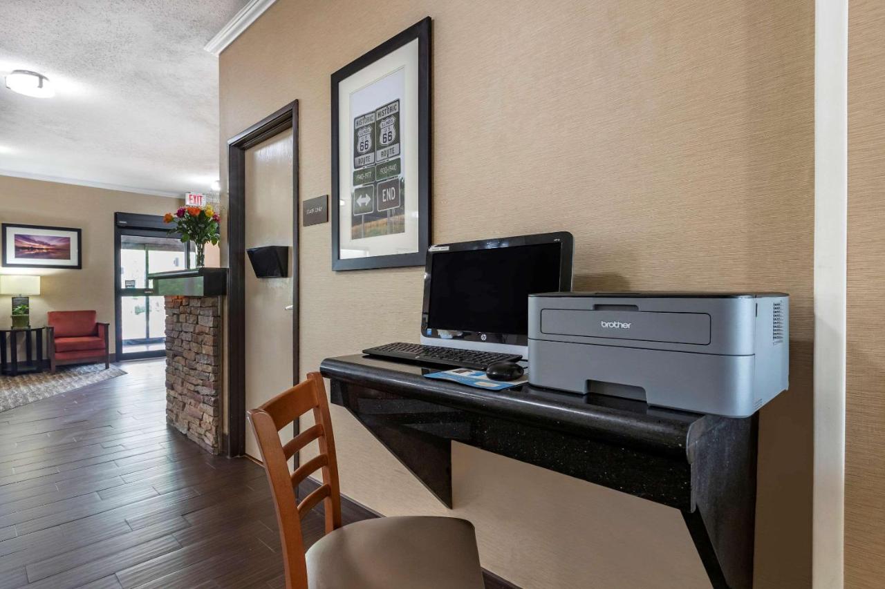 | Comfort Inn Moline - Quad Cities