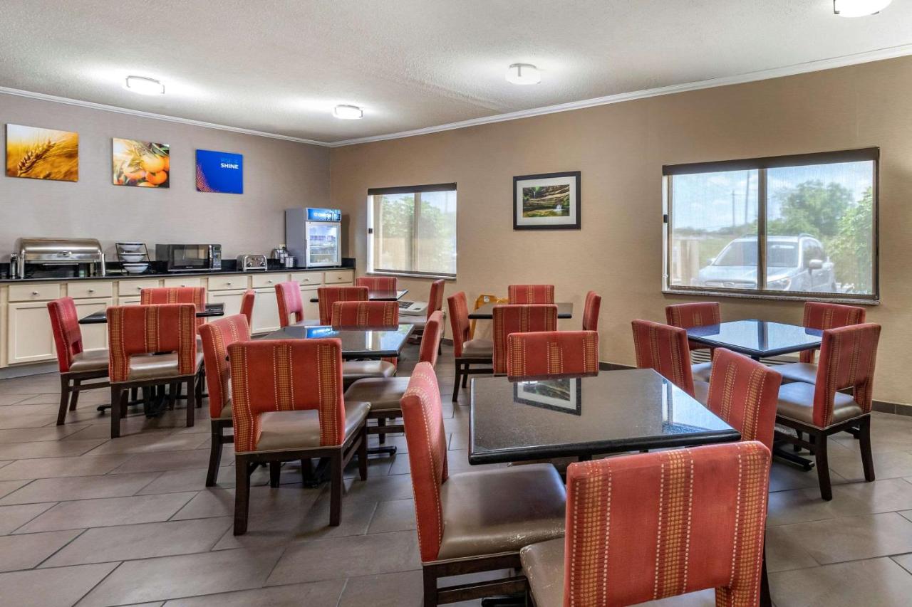 | Comfort Inn Moline - Quad Cities