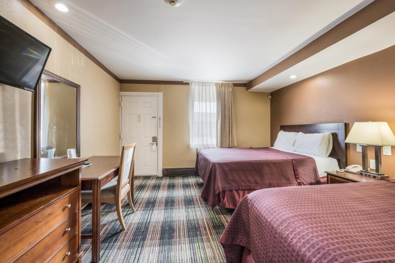 | Knights Inn Trevose