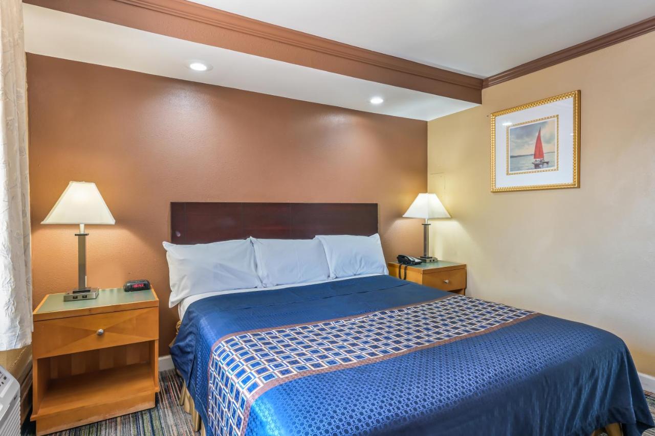 | Knights Inn Trevose