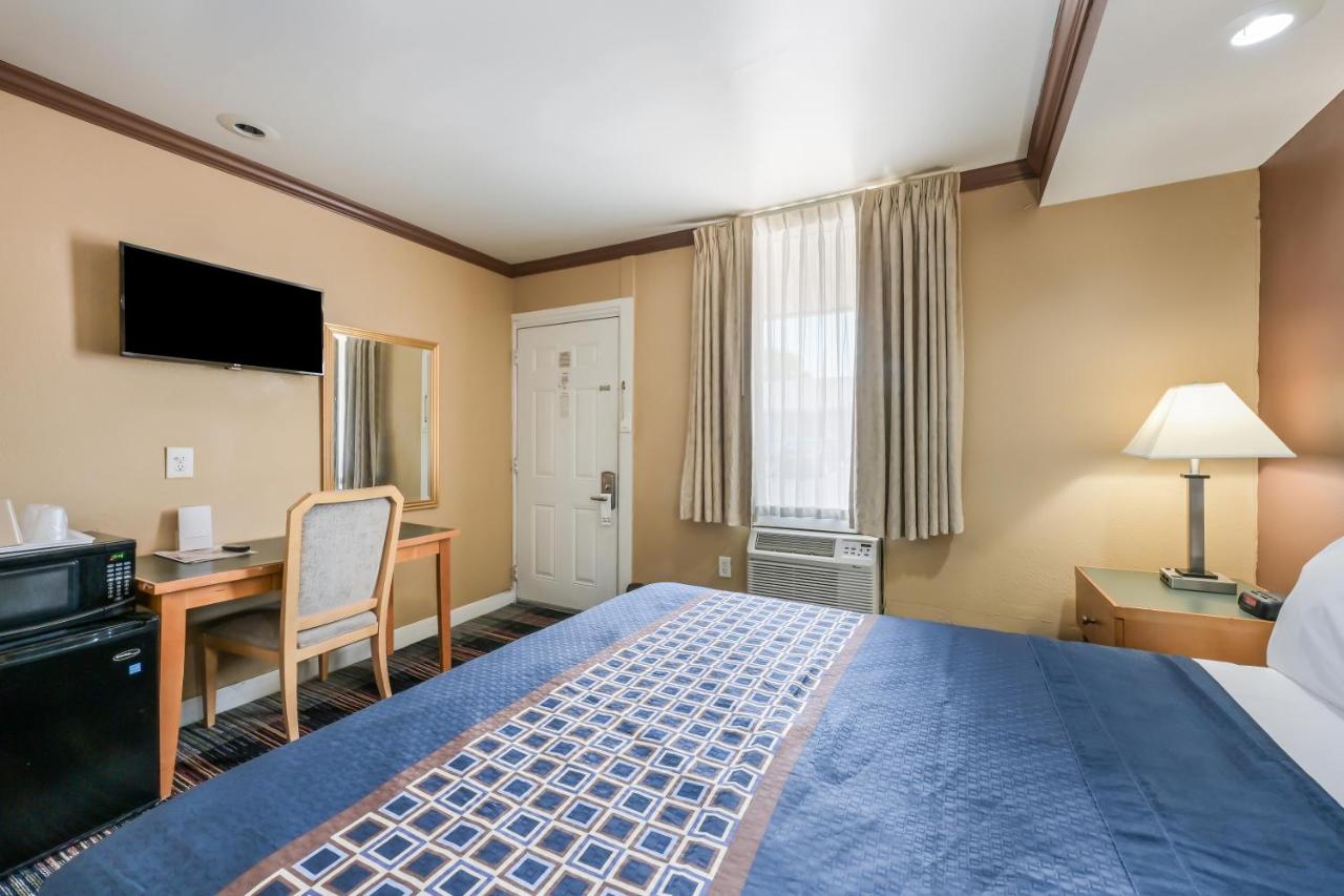 | Knights Inn Trevose