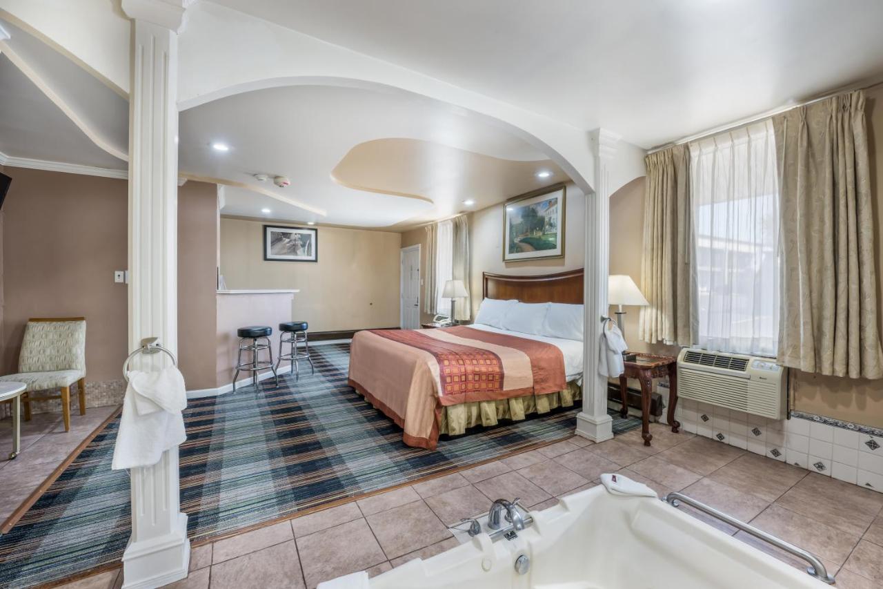| Knights Inn Trevose