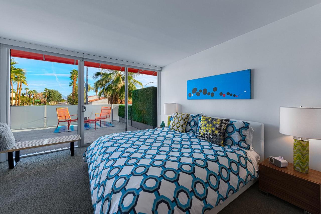 Deluxe Double Room at The Twist Palm Springs