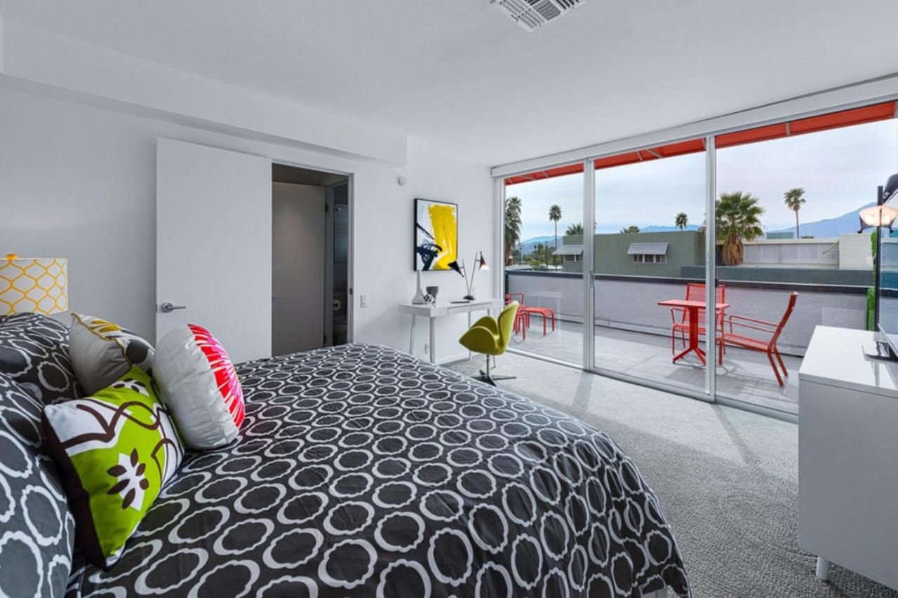 Deluxe Double Room at The Twist Palm Springs