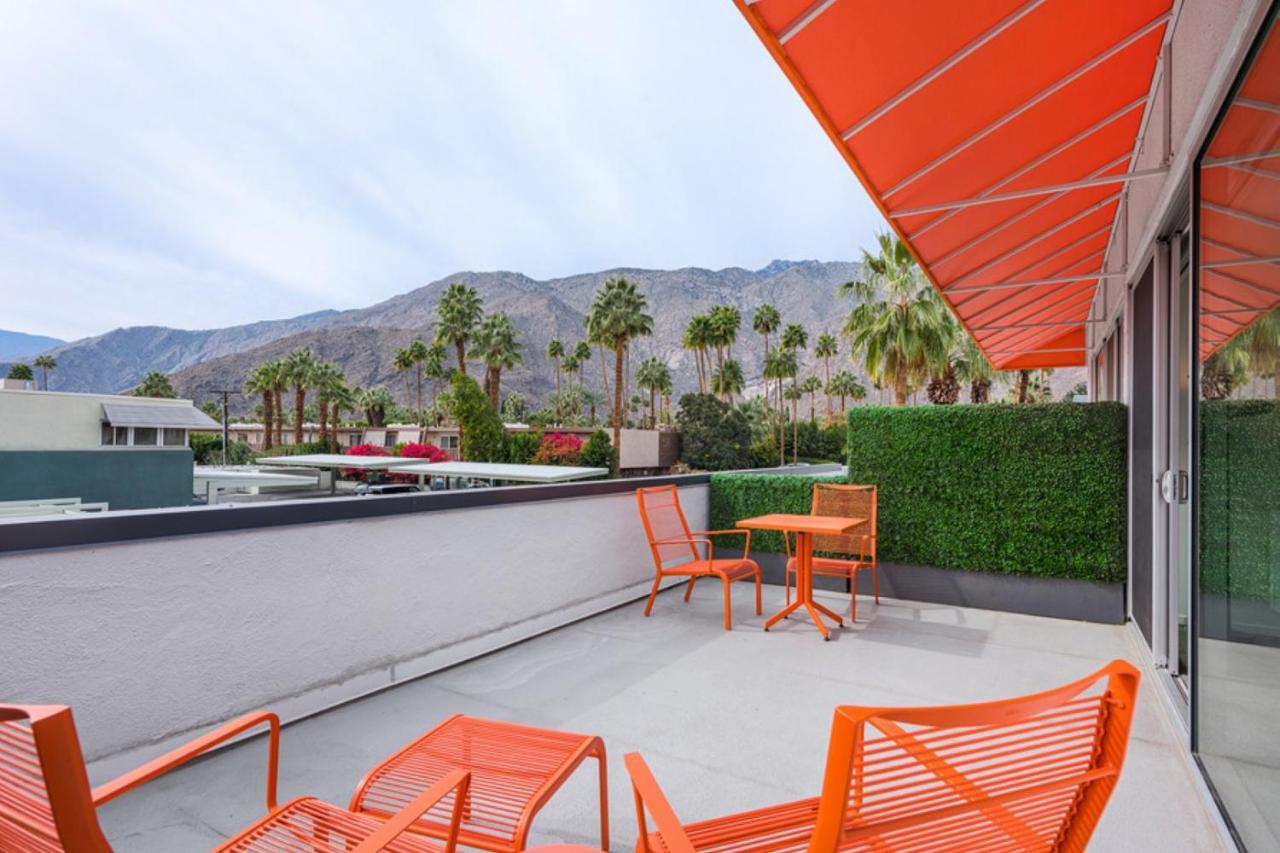 Deluxe Double Room at The Twist Palm Springs