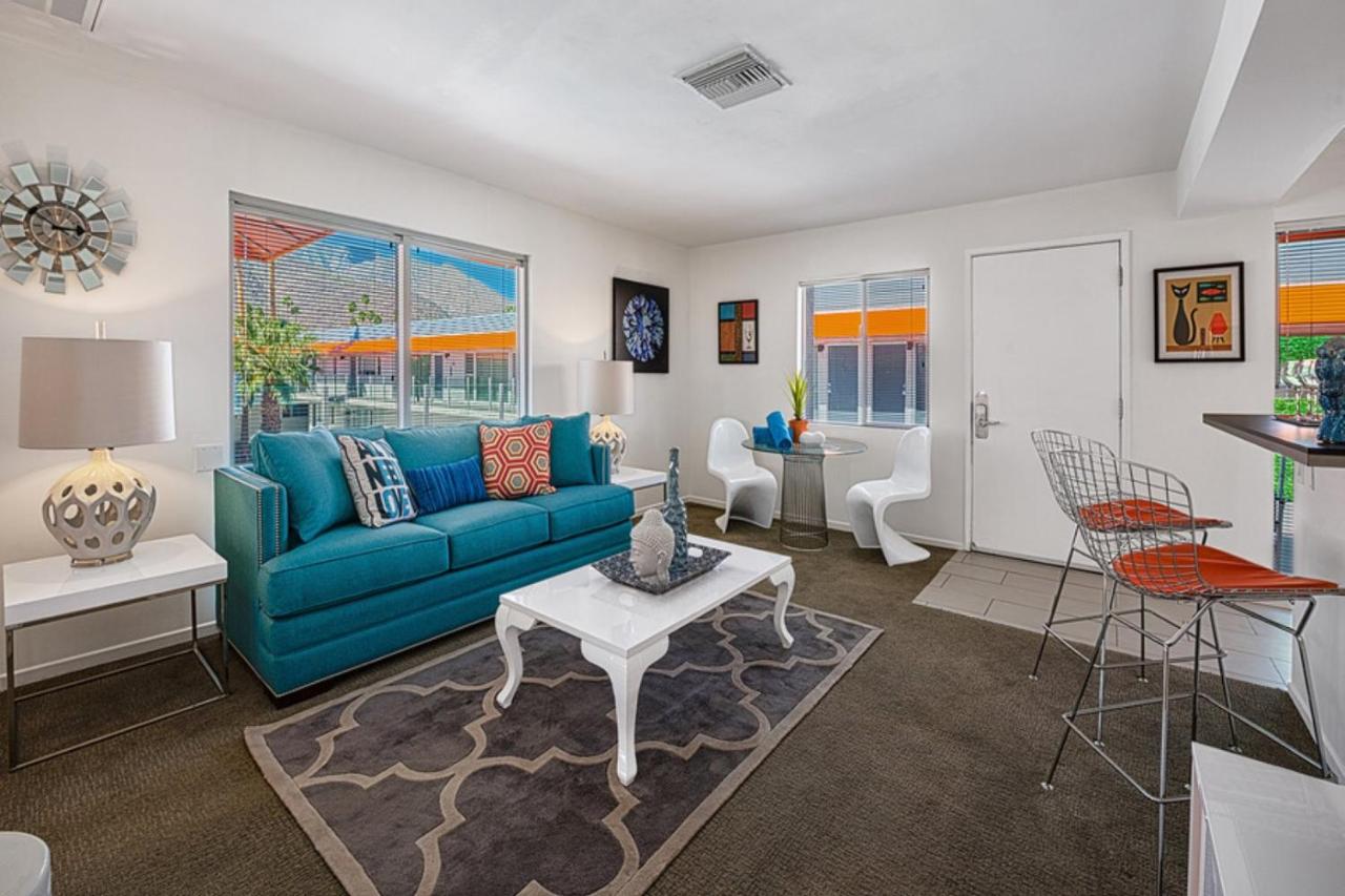 Deluxe Double Room at The Twist Palm Springs