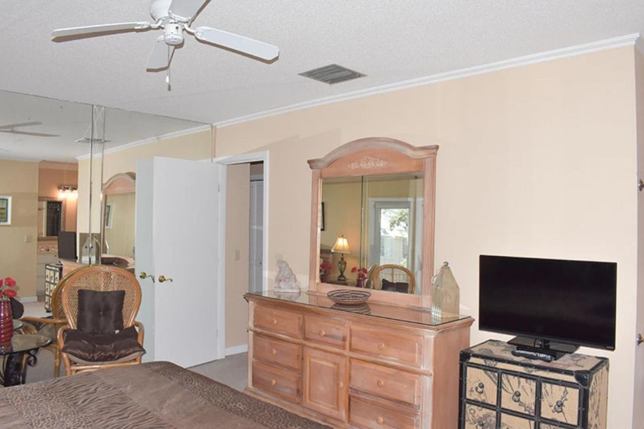 | 701 Barrington Park