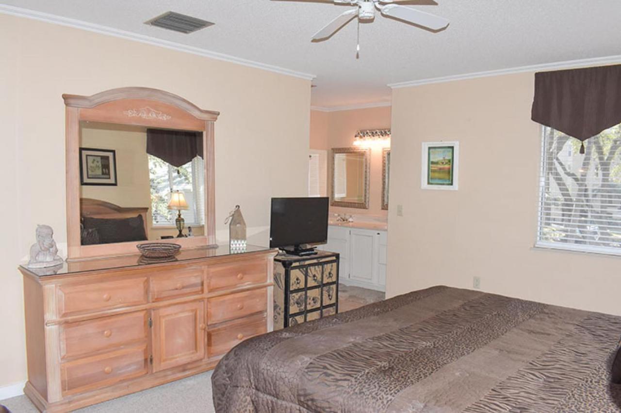 | 701 Barrington Park